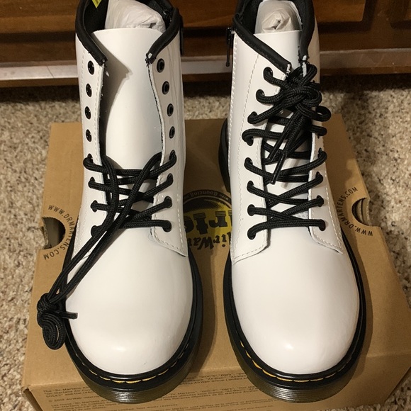 Dr. Martens 1460 white patent lamper boots - Picture 9 of 11